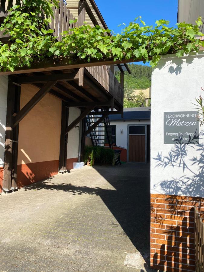 Burg  Ferienwohnung Metzen מראה חיצוני תמונה