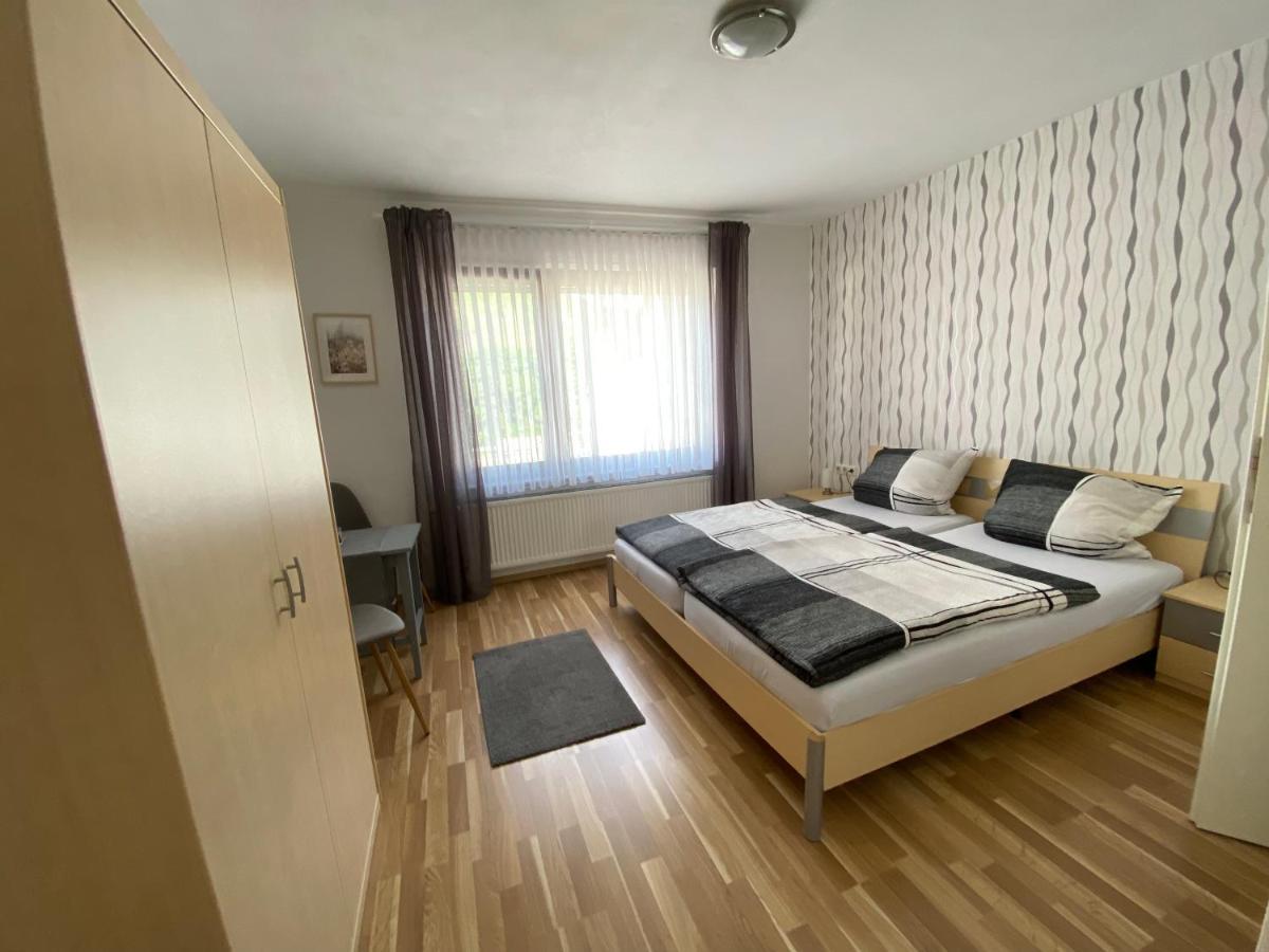 Burg  Ferienwohnung Metzen מראה חיצוני תמונה