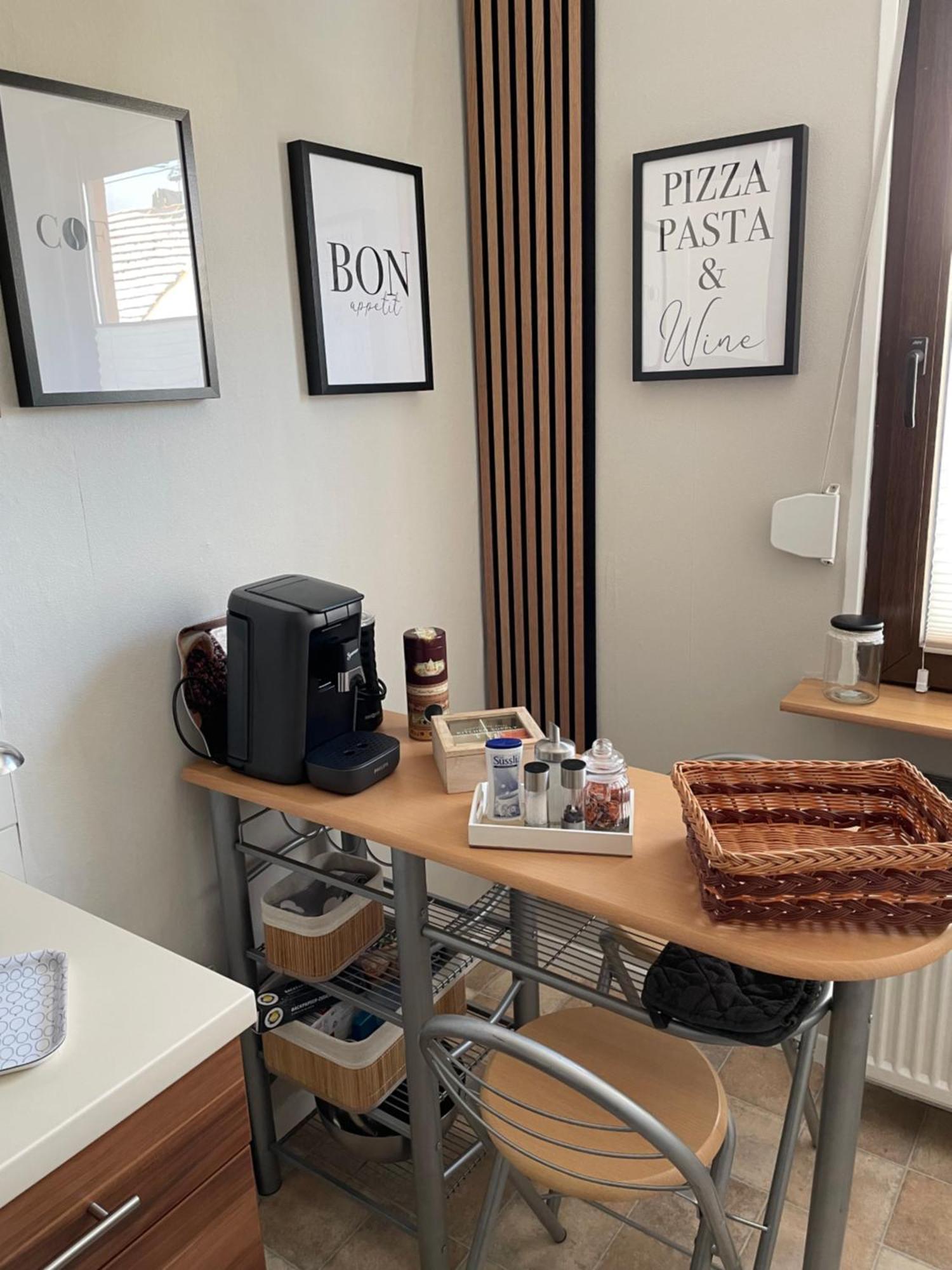 Burg  Ferienwohnung Metzen מראה חיצוני תמונה